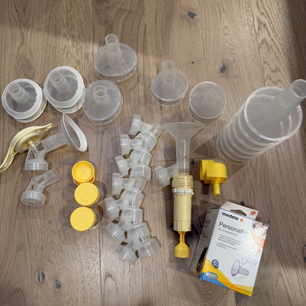 Medela Harmony and Lactina manual pumps, Flanges & Accessories